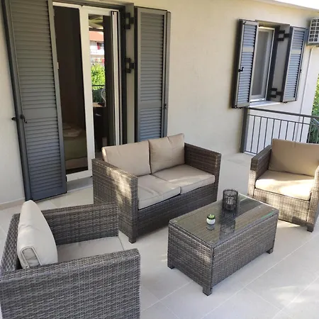 Argéiko Traditional House